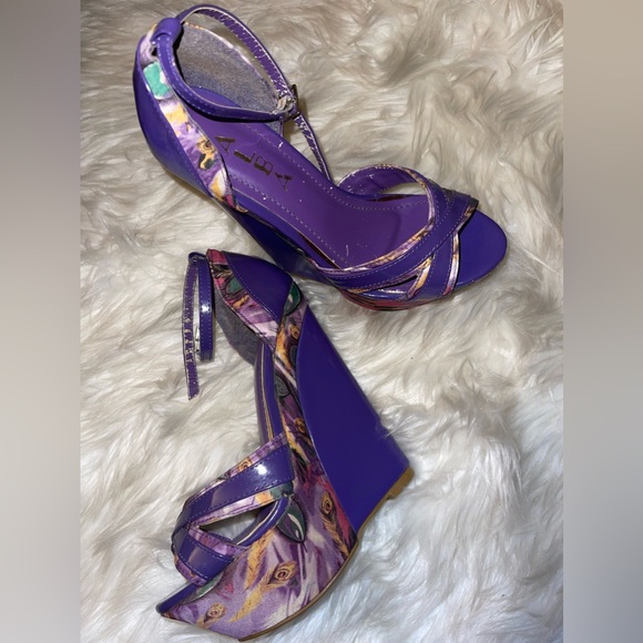 NWT
Alba
Purple Print Selina Heel/ Wedges - Picture 6 of 17